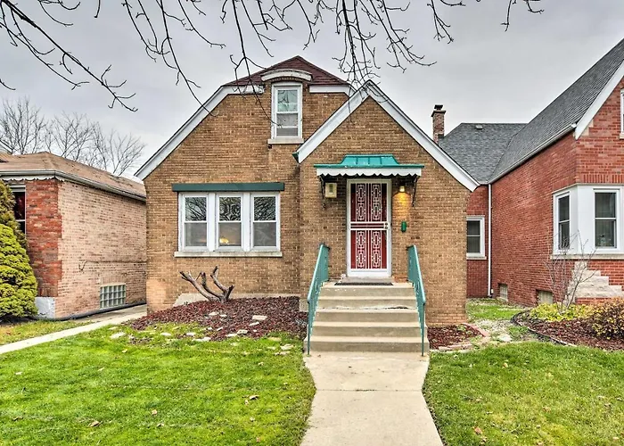 Holiday home With Spacious Yard 14 Mi To Dtwn Chicago
